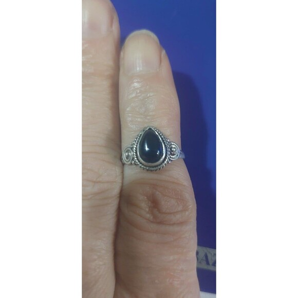 Sterling onyx pear ring size 5.25" - Picture 4 of 10